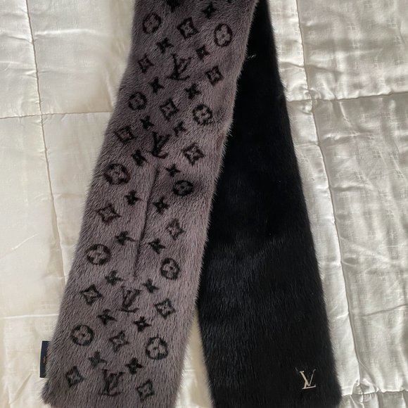 Louis Vuitton Monogram Reverso Fur Scarf Black Mink